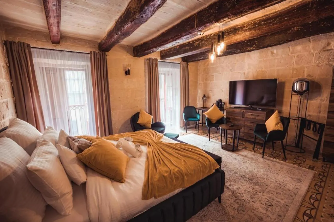 Luxury Year 1500S Palazzino In Valletta - Beautiful Rooftop Lounge