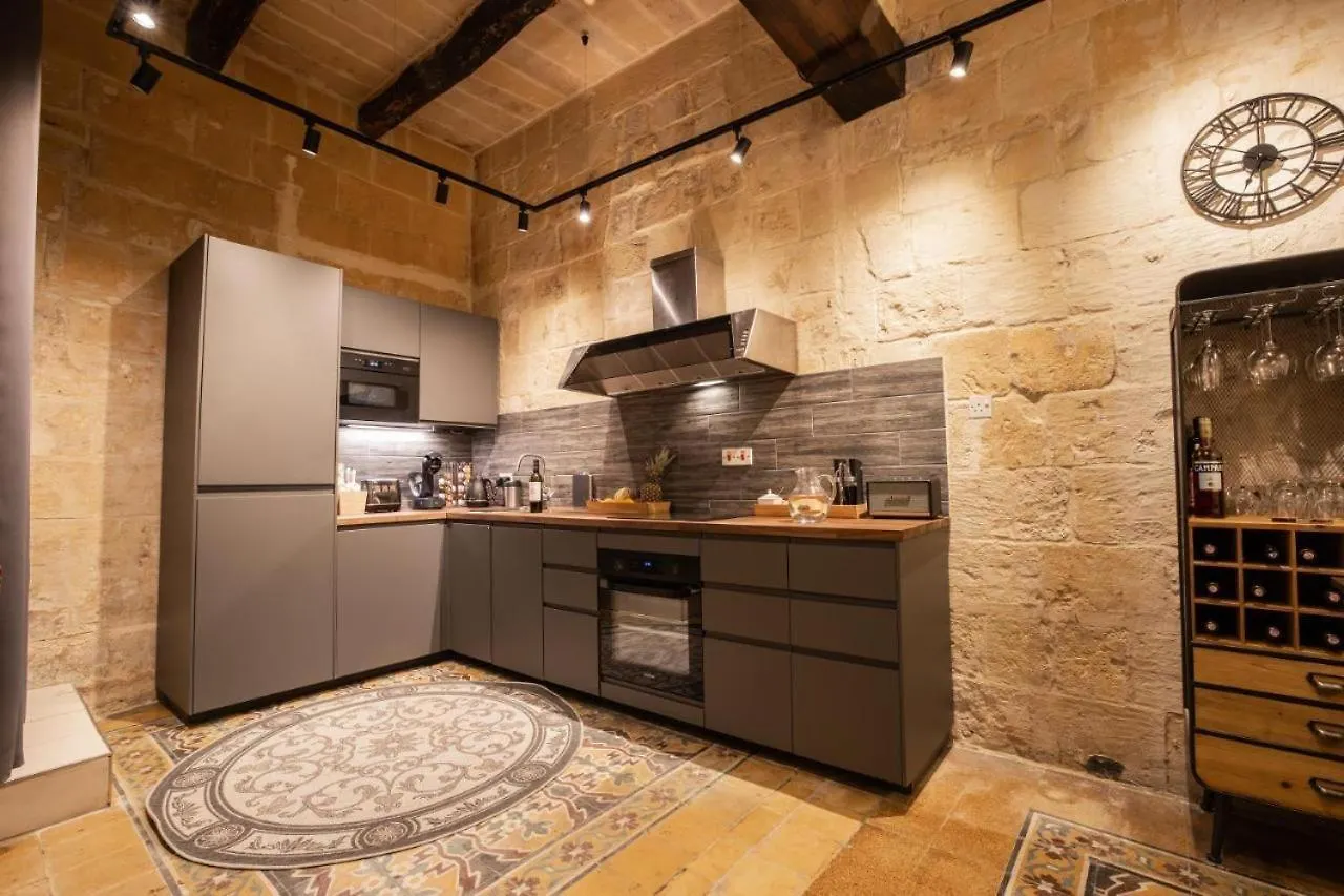 Luxury Year 1500S Palazzino In Valletta - Beautiful Rooftop Lounge