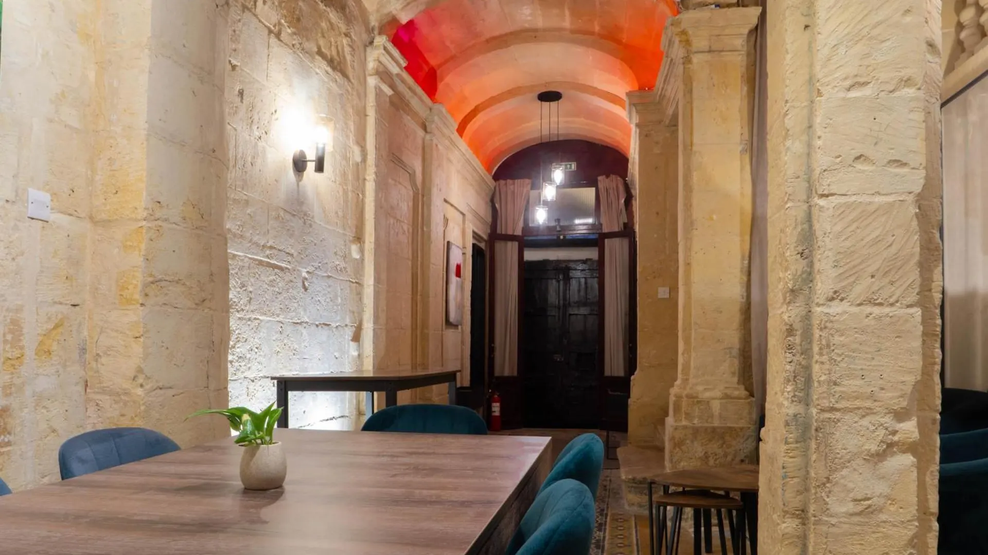 Luxury Year 1500S Palazzino In Valletta - Beautiful Rooftop Lounge