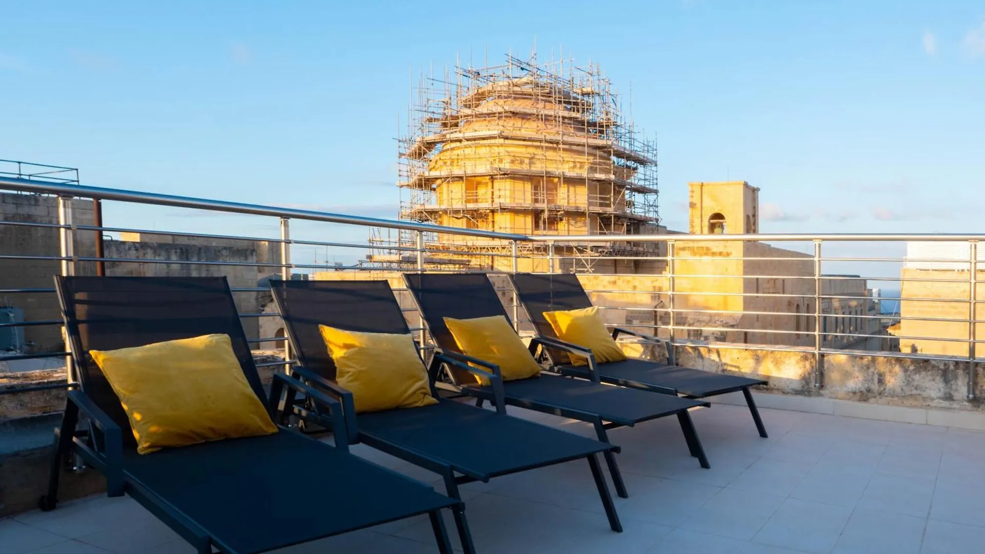 Luxury Year 1500S Palazzino In Valletta - Beautiful Rooftop Lounge